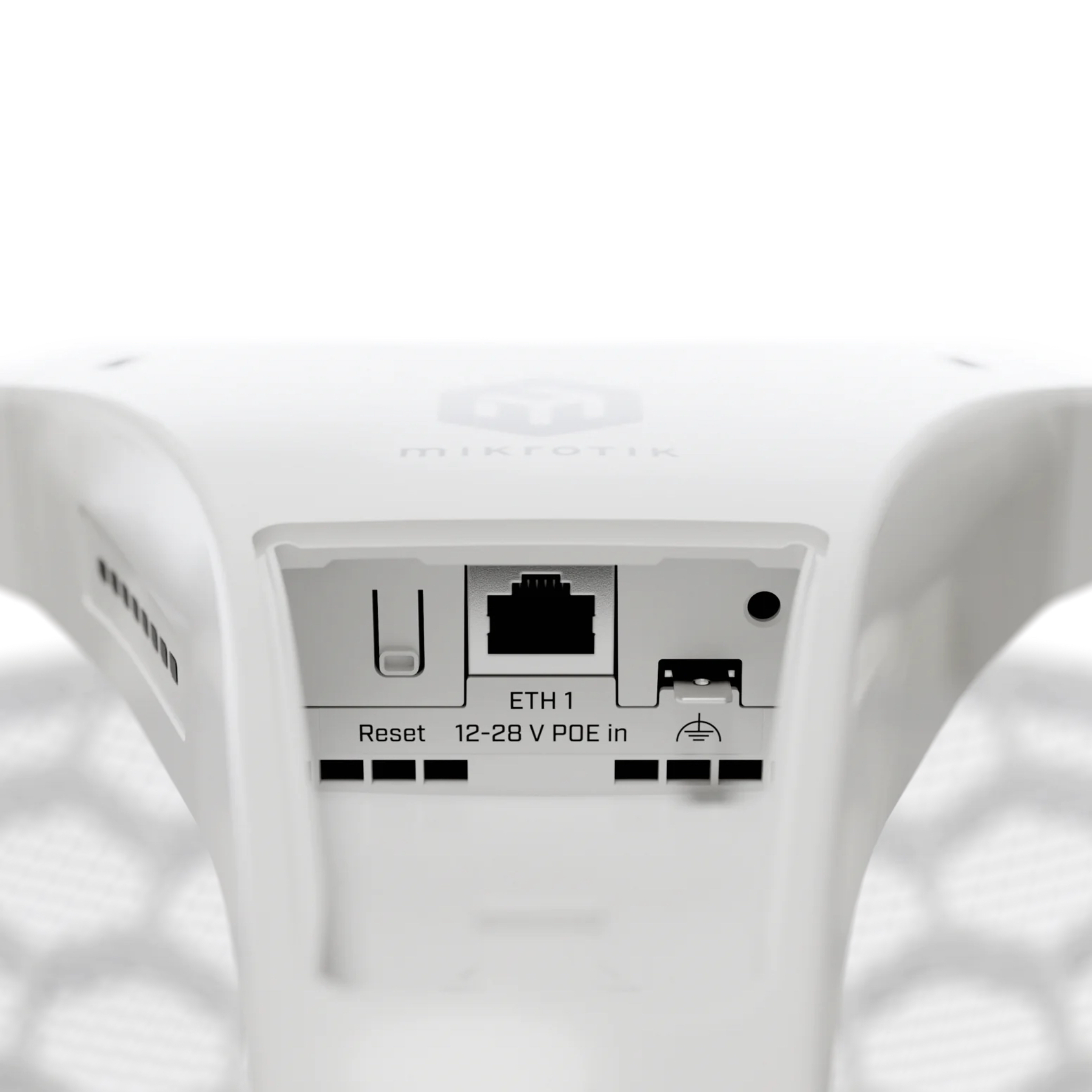 MikroTik LHG XL 5 ax LHG-5axD-XL Long-Range Outdoor Wi-Fi 6 CPE – 27 dBi Antenna, Up to 30 km PtP, 5 GHz 1200 Mbps, Gigabit PoE, IP54, RouterOS v7